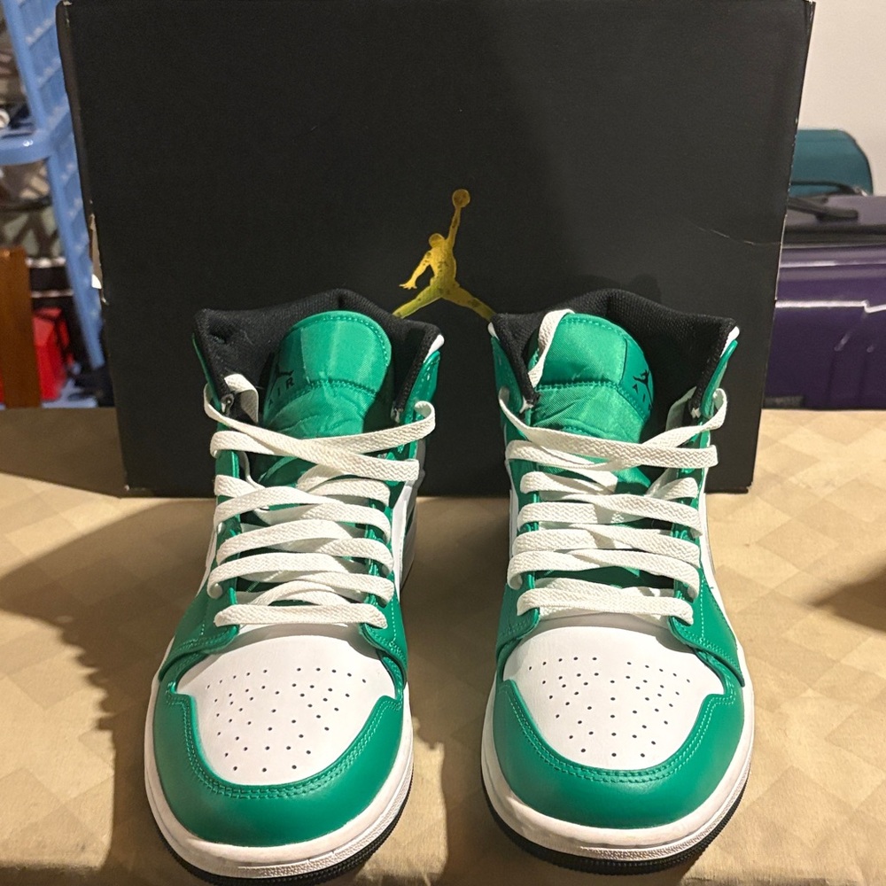 EUC Men’s Nike Air Jordan 1 Mid
